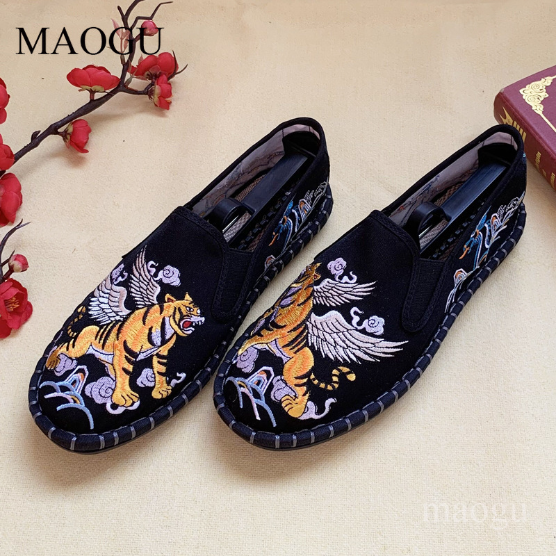 Unisex Chinese Style Embroider - Men'S Shoes With Toes recension och pris